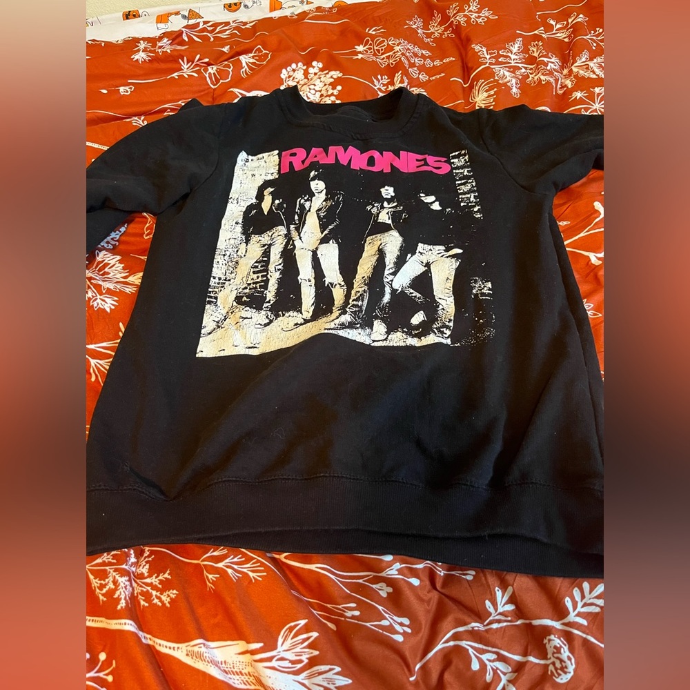 Black Ramones Graphic Sweatshirt